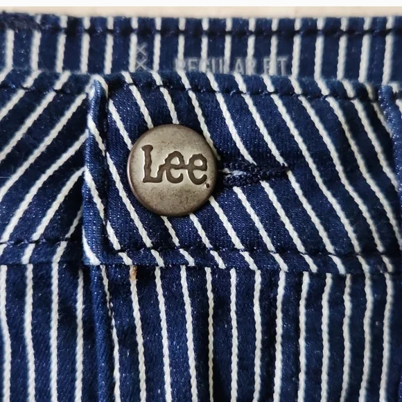 Lee | Retro Stripe Denim Railroad MidRise Shorts Size 18 - Picture 3 of 7